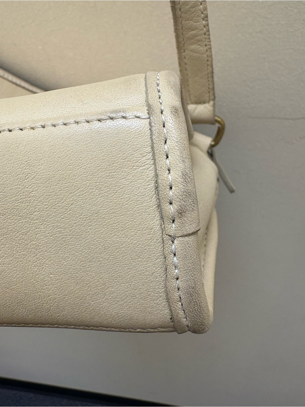 Vintage Coach Sutton Bag #9814 
Cream Leather Crossbody-see pics for stains - Picture 14 of 16